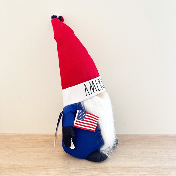 Rae Dunn 20" Gnome “America” 4th of July USA Flag Plush Star Patriotic NWT - Picture 5 of 5
